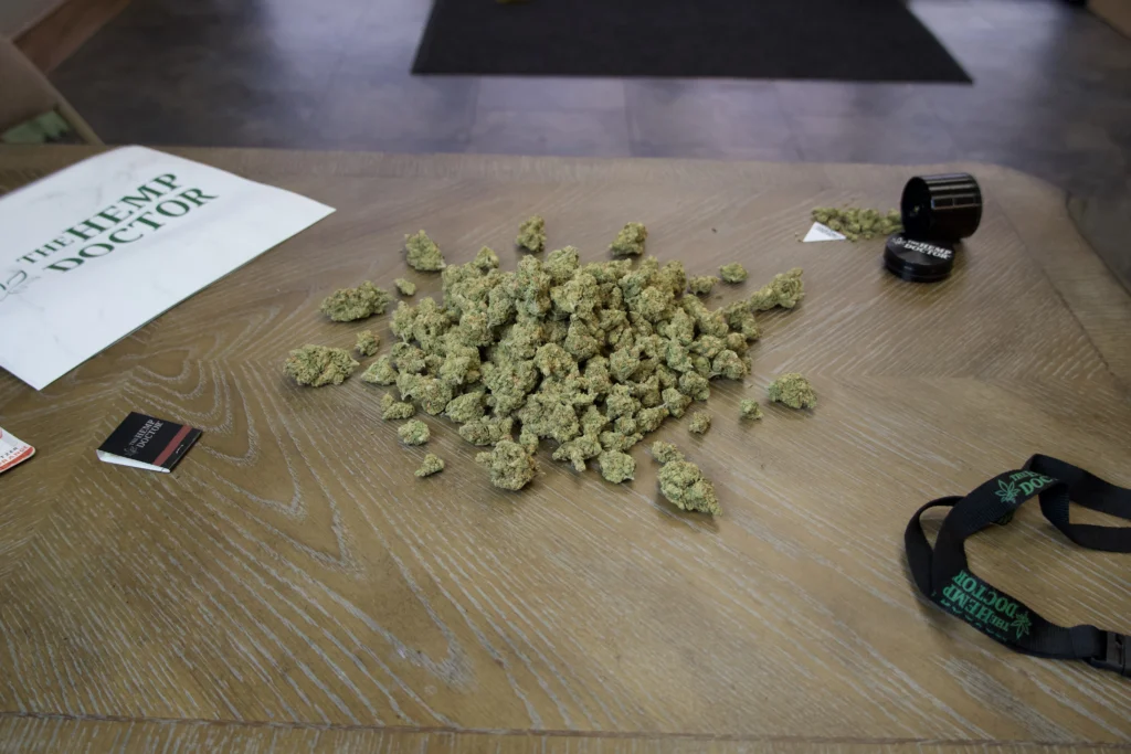 qp of weed pictures